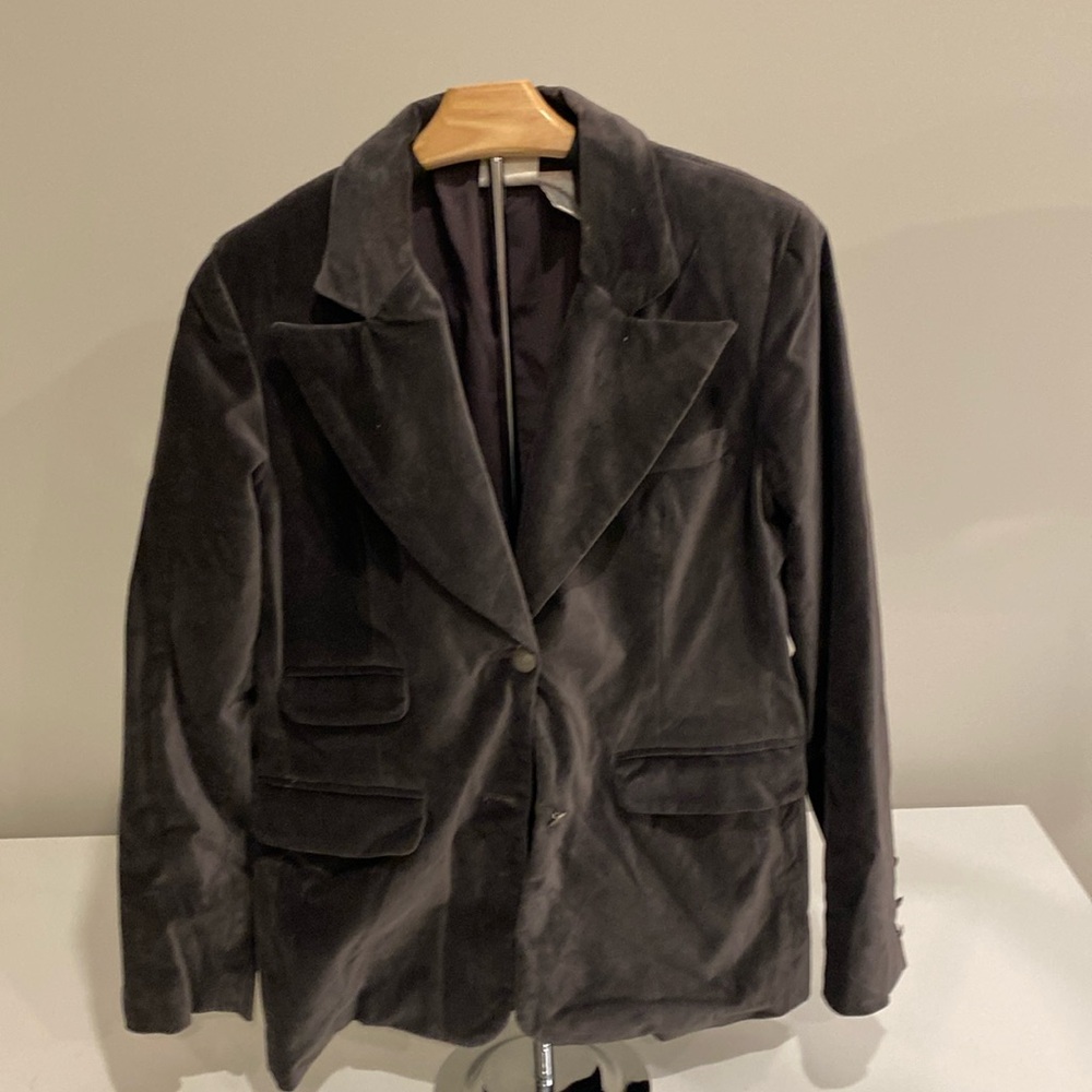 Excellent condition: DG2 plush sport coat in gray, size M